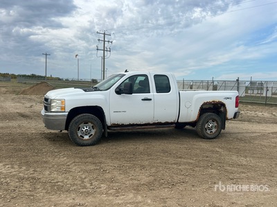 2011 Chevrolet Silverado 2500HD 4x4 Extended Cab Pickup