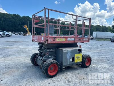 2018 Skyjack SJ6832 RT Diesel 4x4 シザーリフト
