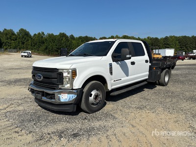 2019 Ford F-350 XL 4x2 Crew Cab Flatbed Truck