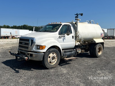 2012 Ford F-750 XL 200 gal 4x2 Water Truck