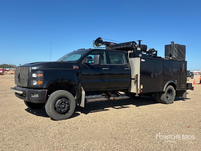 2019 International CV515 4x4 Crew Cab Camion de servicios
