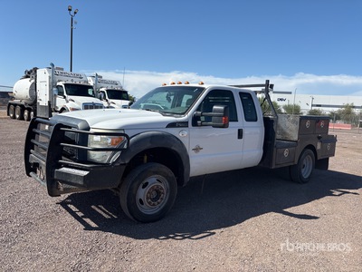 2013 Ford F-550 XL 4x2 Flatbed Truck