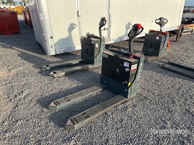 Toyota 8HBW23 4500 lb Electric Transpallet