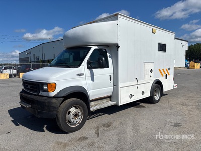 2003 Ford E-550 4x2 Service Truck