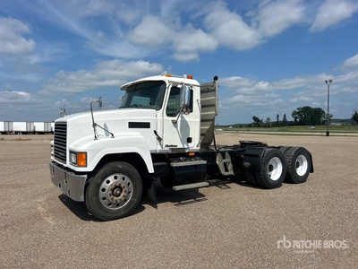 2005 Mack CHN613 6x4 Ciągnik siodłowy T/A z kabiną dzienną