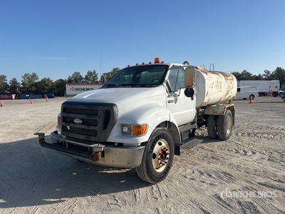 2007 Ford F-650 4x2 Camion à eau