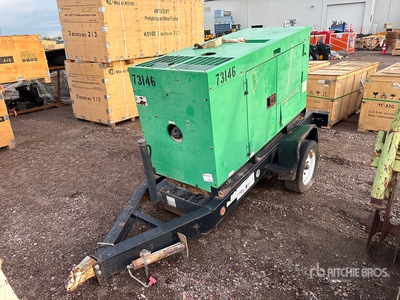 2005 Whisperwatt DCA-25SSIU2 14.4 kW Mobile مولد
