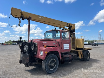 Pitman 100B 10000 lb Straight Boom on Ford 4x2 Camión Grúa