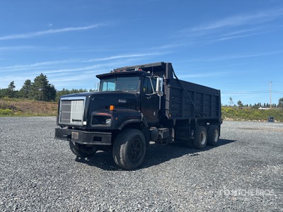 1996 International F-5070 6x4 T/A Dump Truck