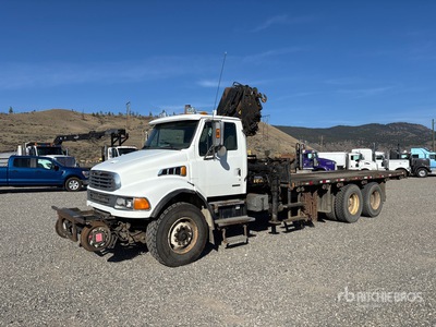 Hiab 200 C-4 7000 kg on 2002 Sterling M8500 6x4 Boom Truck