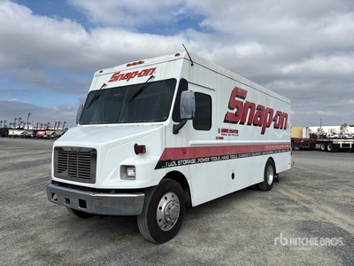 2002 Freightliner MT55 4x2 Tool Truck Furgone per consegne