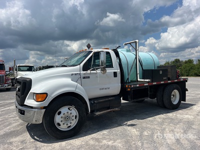 2008 Ford F-650 4x2 Camion à eau