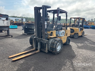 2001 Cat GP30K 5500 lb Pneumatic Tire Forklift