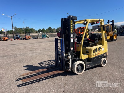 Hyster S 60 FT 4450 lb شاحنة رفع بإطارات هوائية