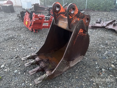 36 in Digging Excavator Bucket