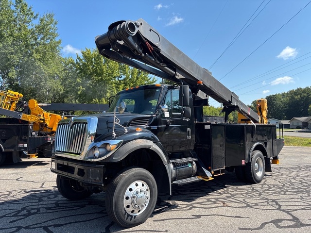 2008 International 7300 4x4 Bucket Truck