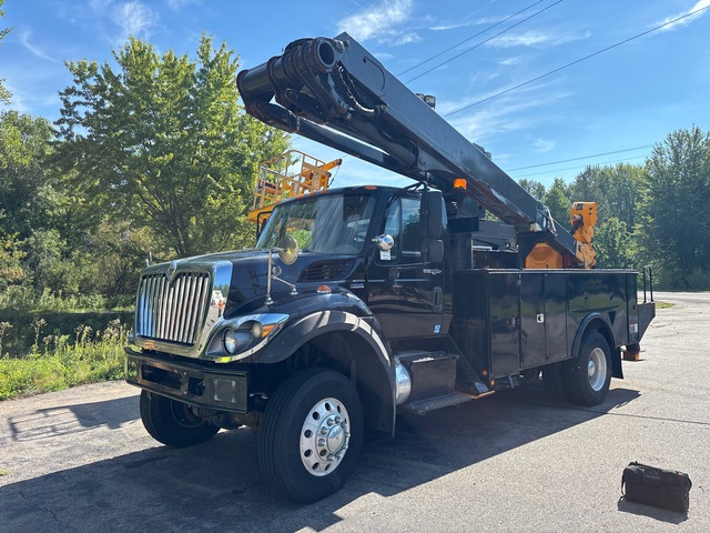 2008 Altec TA50 50 ft on 2008 International 7300 4x4 Bucket Truck (Inoperable)