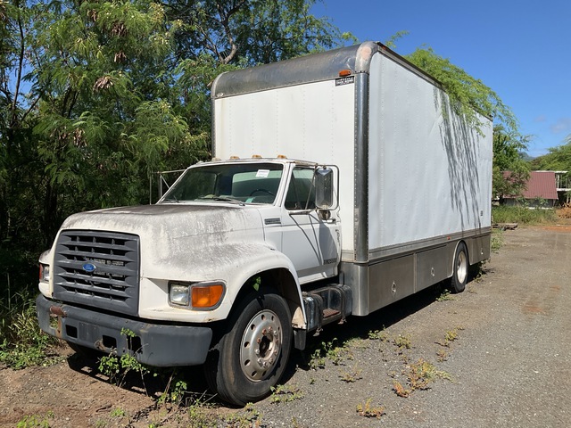 1995 Ford F800 4x2 Van Truck (Inoperable)