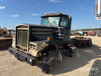 1985 Kenworth W900 تراكتور شاحنة كابينة النوم (ثنائية المحور) (Inoperable)