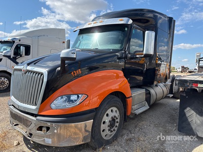 2019 International LT625 6x4 Cabina con cuccetta per trattore stradale (Inoperable)