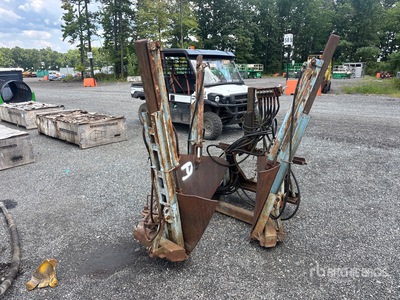 32 in Skid Steer Tree Spade - Fits Bobcat