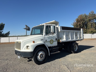 1999 Freightliner FL 4x2 Camion à benne basculante S/E