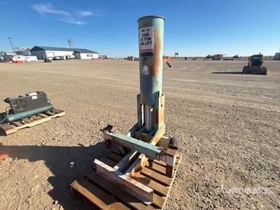 SPX OTC 1590 10 ton Vehicle Lift