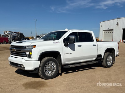 2023 Chevrolet Silverado 3500HD High Country 4x4 Crew Cab Pickup