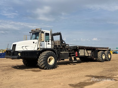 2006 John Deere 350D 6x6 Bed Truck