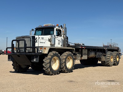 2014 Western Star 6900XD 8x8 Twin-Steer Camion à plateforme