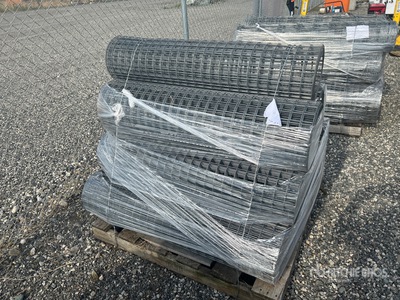 Quantity of (10) x 4 ft Galvanized Multiuse Clôture (Unused)