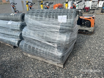 Quantity of (6) x 4 ft Galvanized Cow Clôture (Unused)