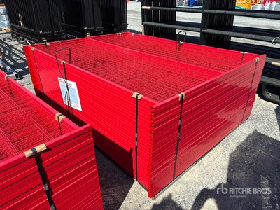 Quantity of (30) Canex 8 ft x 6 ft Powder Coated サイト フェンス (Unused)
