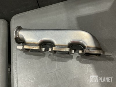 (3) GM 5135016 Exhaust Manifolds