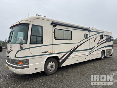 1999 Country Coach Magna Motor Home