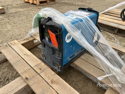 2016 Miller Maxtar 210STR 200 AMP Suitcase Electric Welder