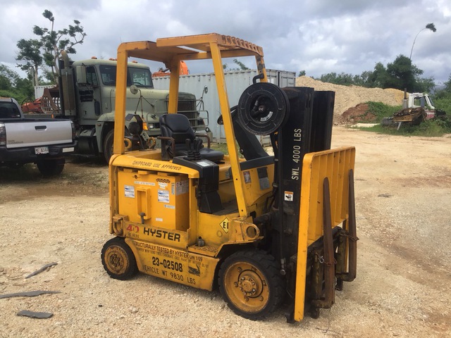 Hyster E40ZG Electric Forklift