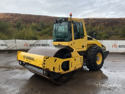 2015 Bomag BW213DH-41 Compacteur à tambour lisse