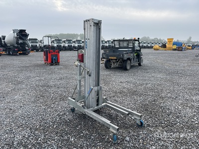 2013 Bocker LMX500 Material Hoist