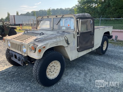 AM General M1097A2 HMMWV HMMWV 2 Door Soft Top w/Truck Body