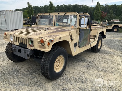 2001 AM General M1097A2 HMMWV 2 Door w/Truck Body