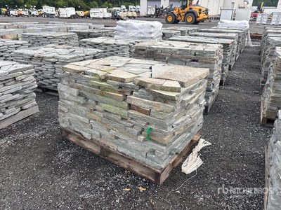 Quantity of (7) Tumbled Flagstone Pavers Divers - Équipement d'aménagement paysagé