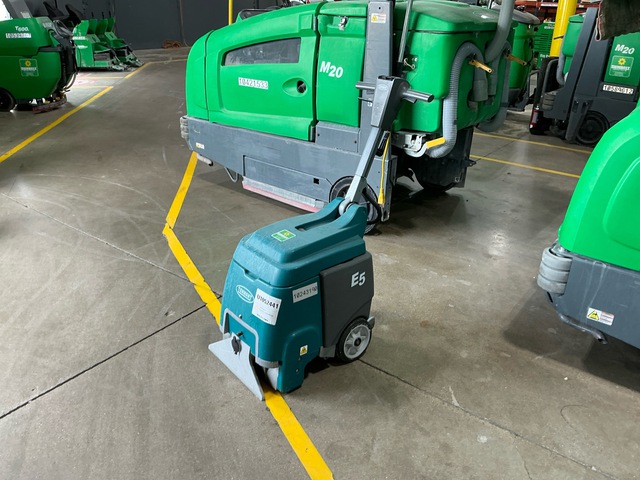 2019 Tennant E5 Walk-Behind Carpet Extractor 2019 Tennant E5 Walk-Behind Carpet Extractor