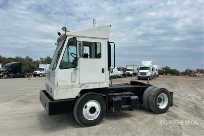 2004 Ottawa 4x2 Spotter Truck