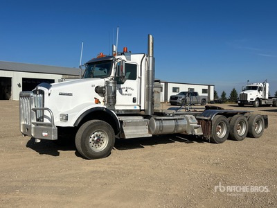 2012 Kenworth T800 8x6 Tri/A Day Cab Truck Tractor