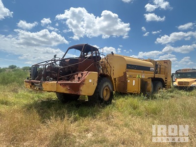 2006 Cat 740 6x6 Articulating Fuel and Lube Truck (Inoperable)