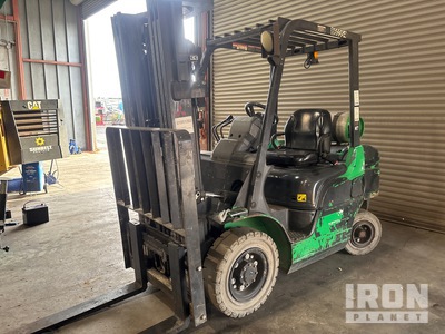 2016 Mitsubishi FG25N 4500 lb Pneumatic Tire Forklift
