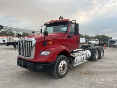 2023 International HX620 6x4 T/A Dagcabine Trekker