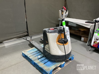 Crown WP3000 Pallet Jack