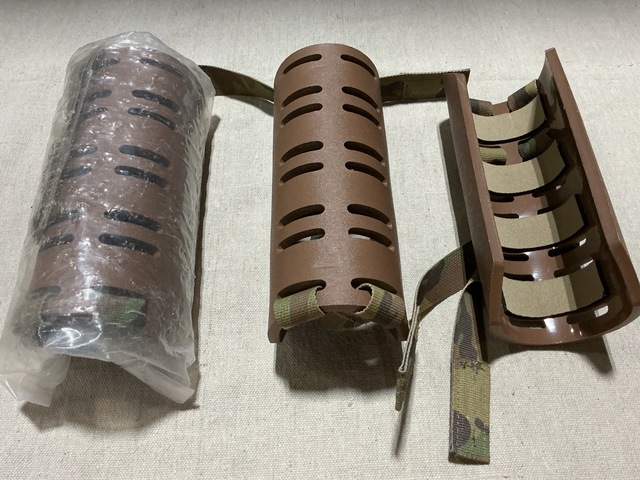 (20) Sand Precision MOLLE LAAW Clips (20) Sand Precision MOLLE LAAW Clips